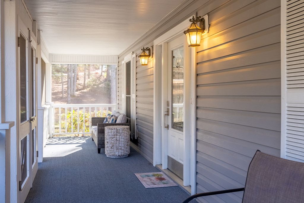 23 East Trace