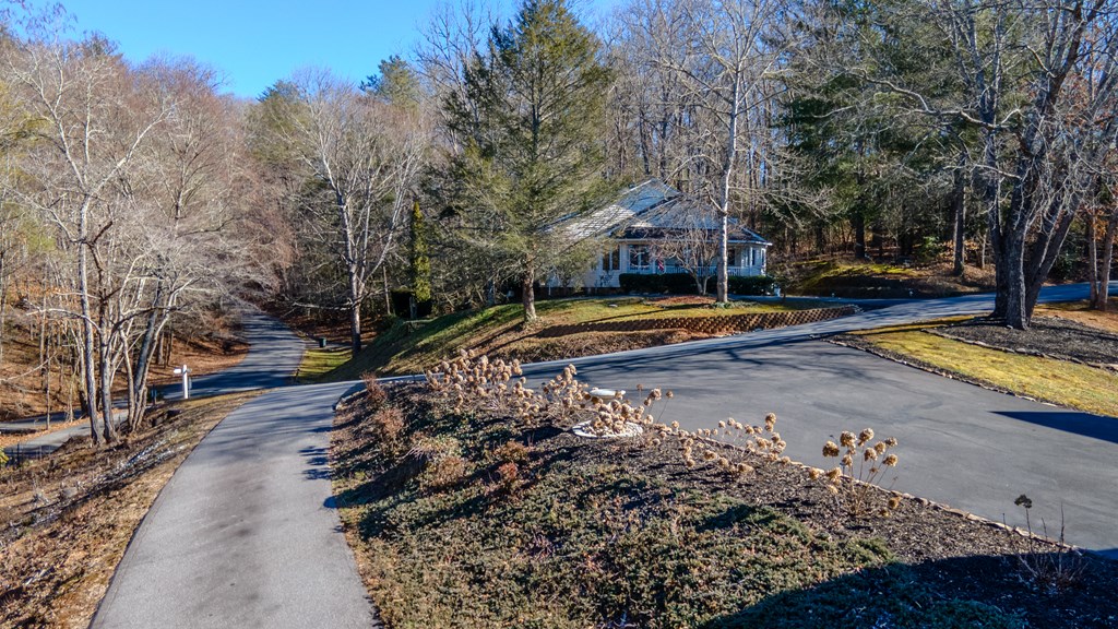 23 East Trace
