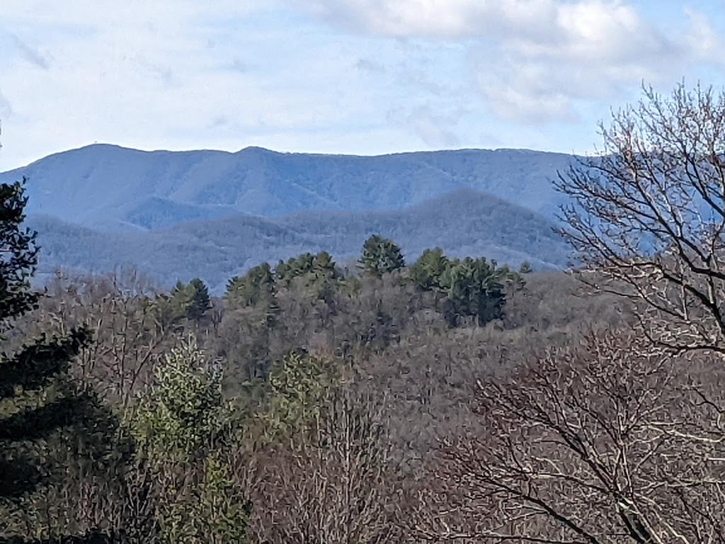 23 East Trace