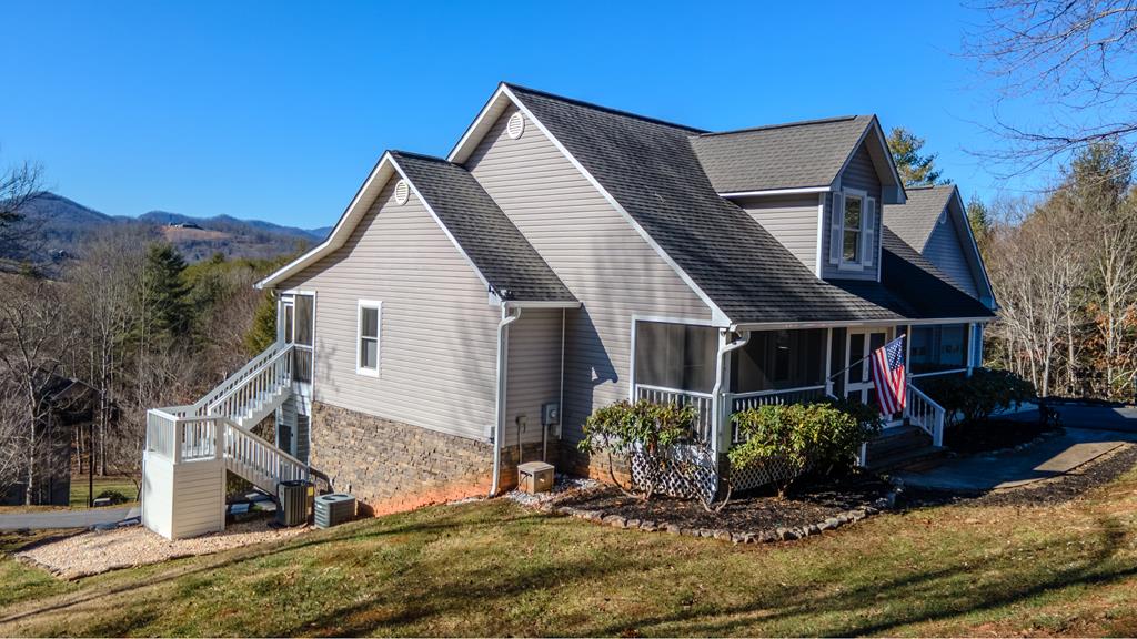 23 East Trace