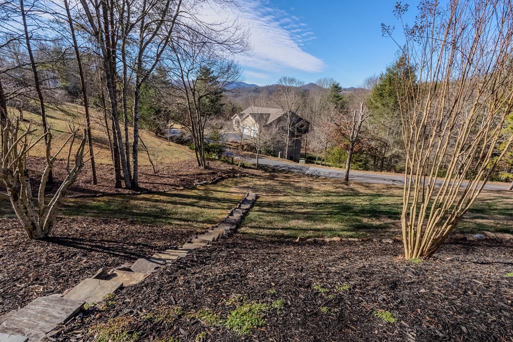 23 East Trace