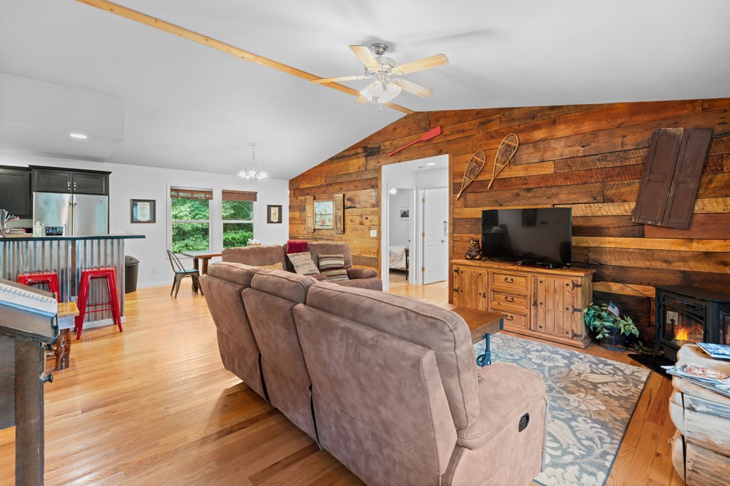 133 Underburg Lane