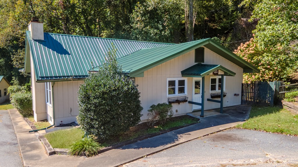 8356 Sylva Rd