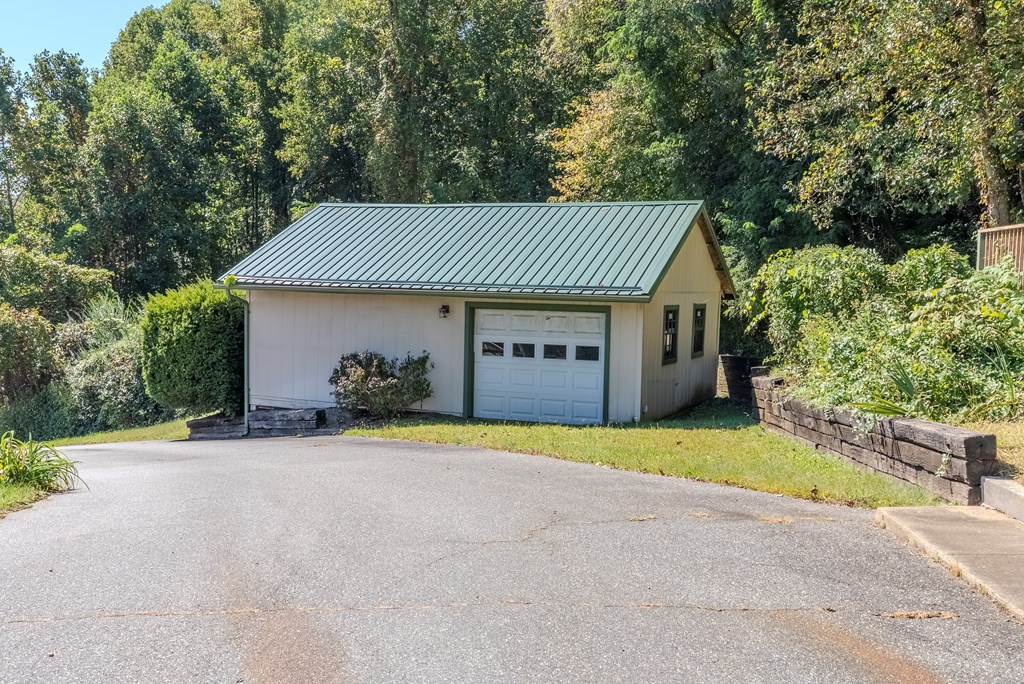 8356 Sylva Rd