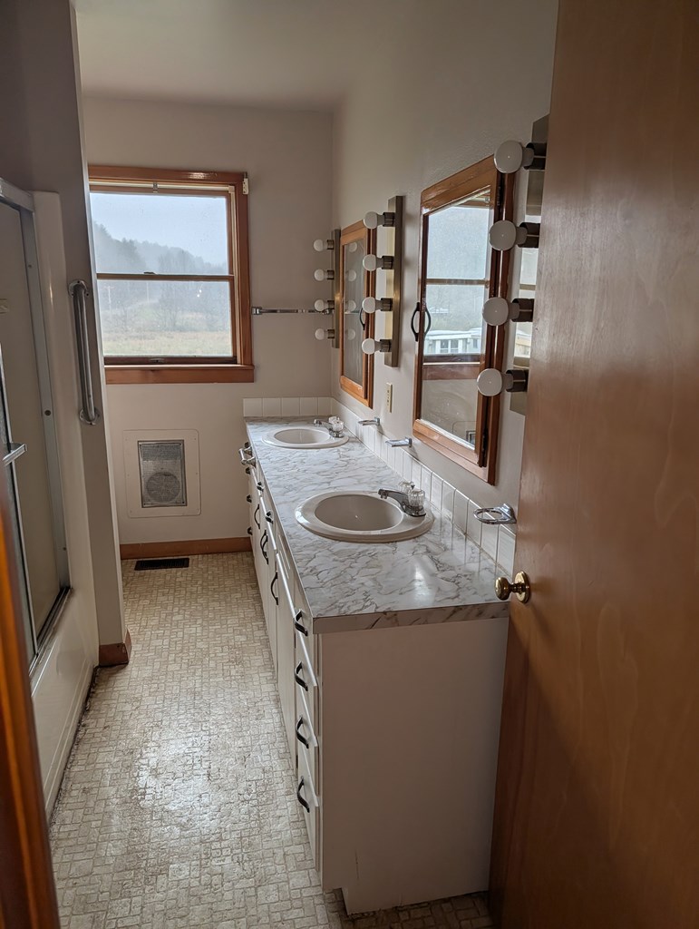 256 Bill Dalrymple Rd