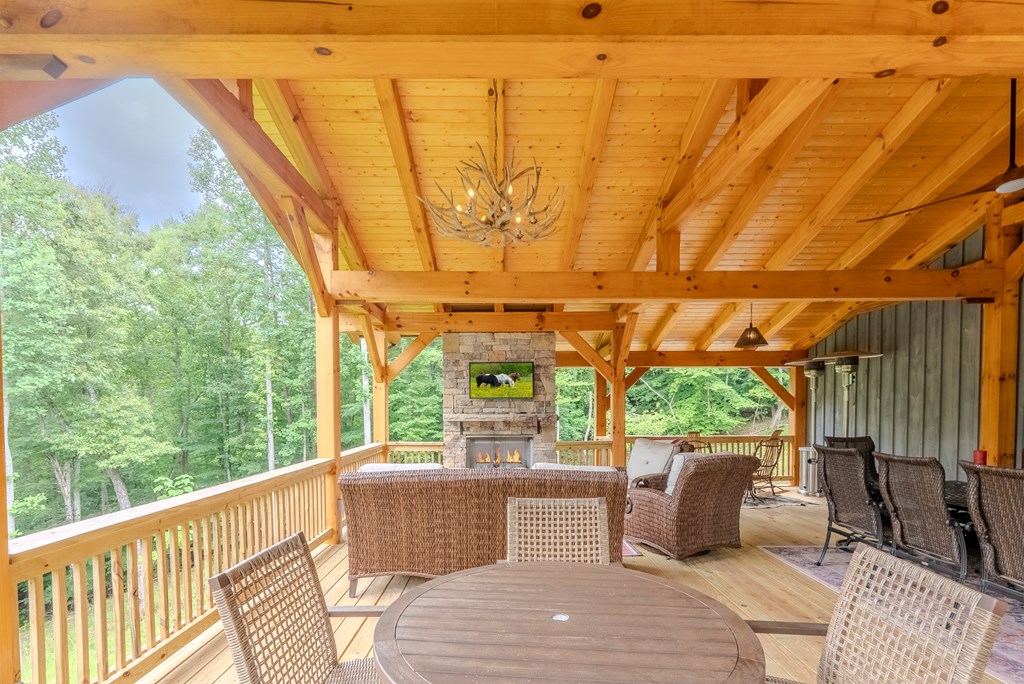 499 W. Middle Creek