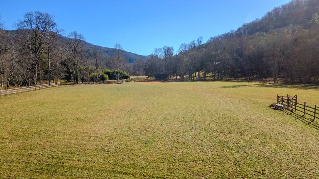 499 W. Middle Creek