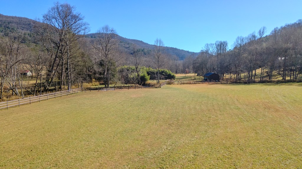 499 W. Middle Creek