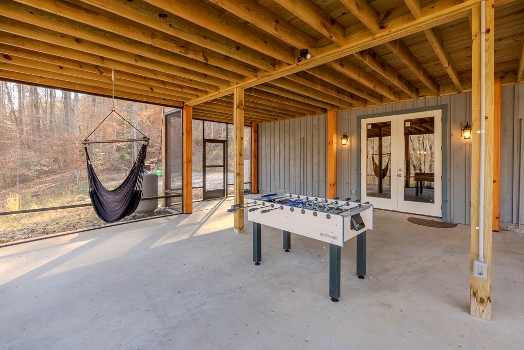 499 W. Middle Creek