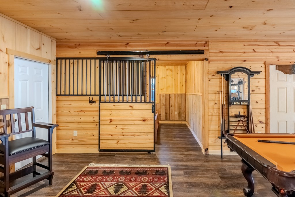 499 W. Middle Creek