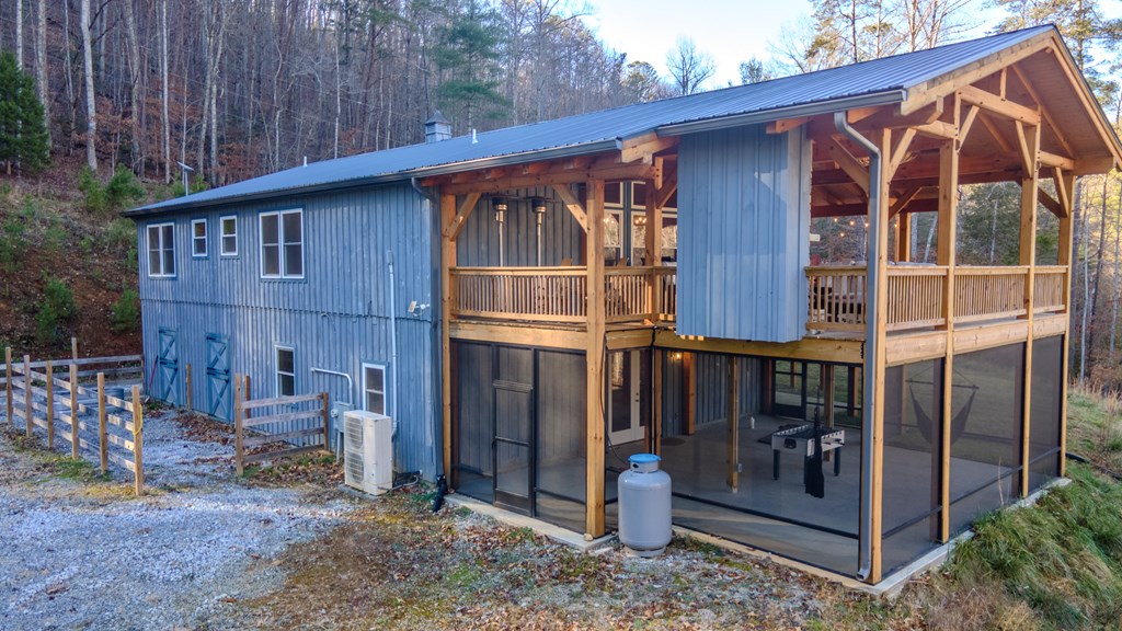 499 W. Middle Creek