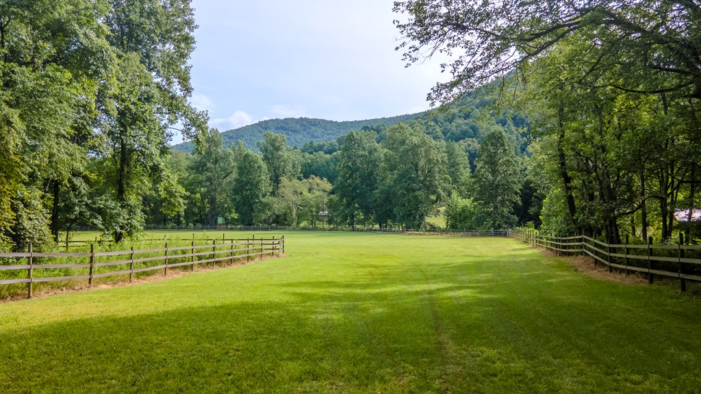 499 W. Middle Creek