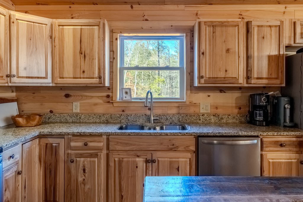 499 W. Middle Creek