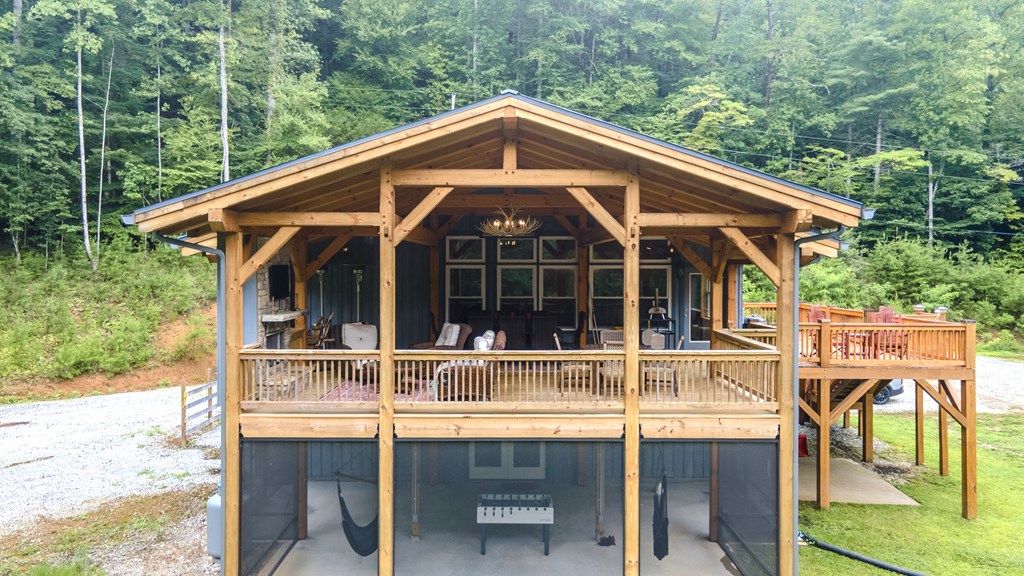 499 W. Middle Creek