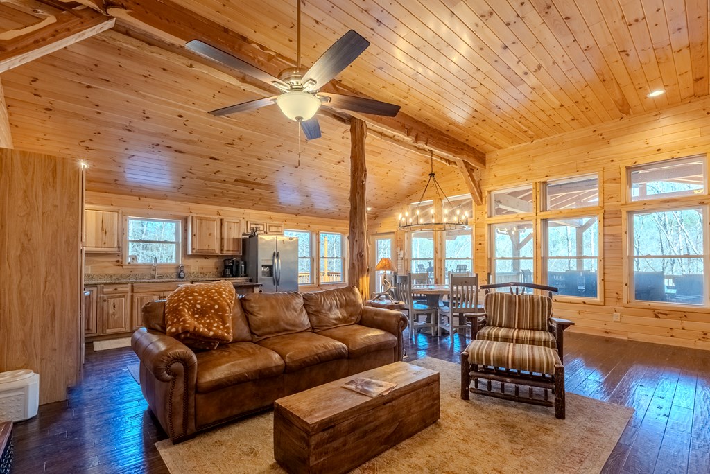 499 W. Middle Creek