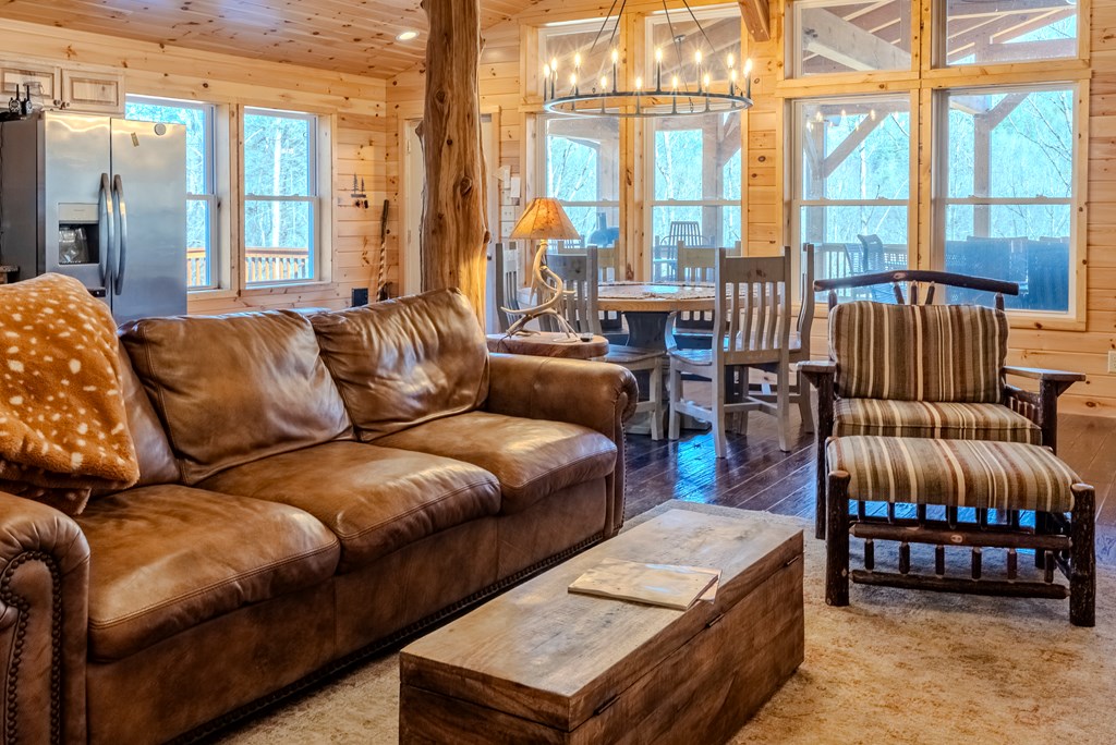 499 W. Middle Creek