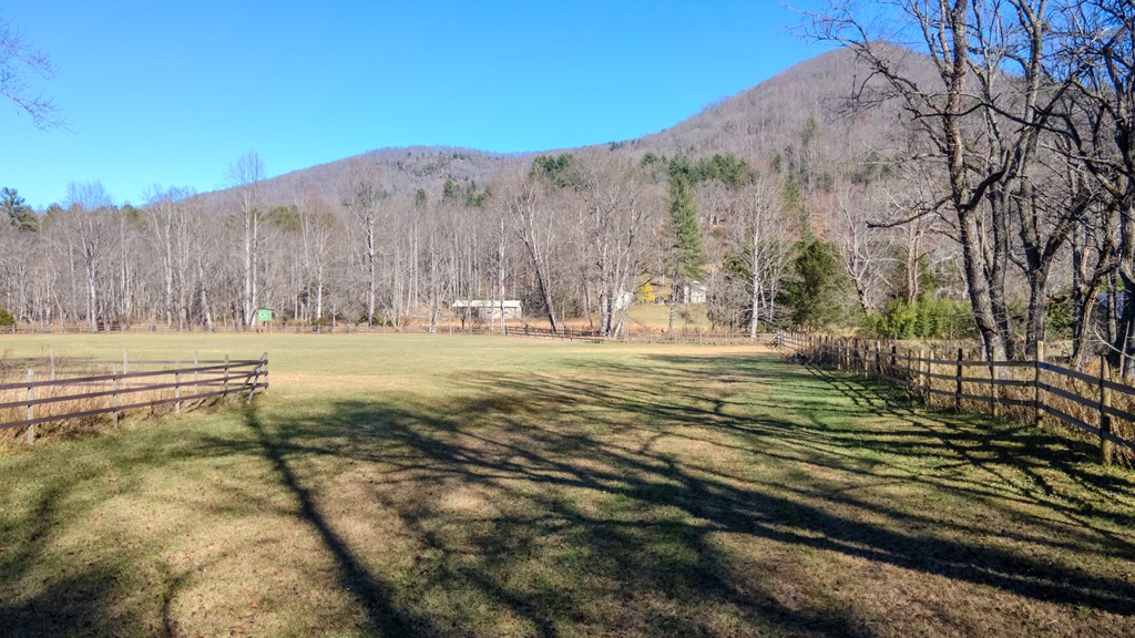 499 W. Middle Creek