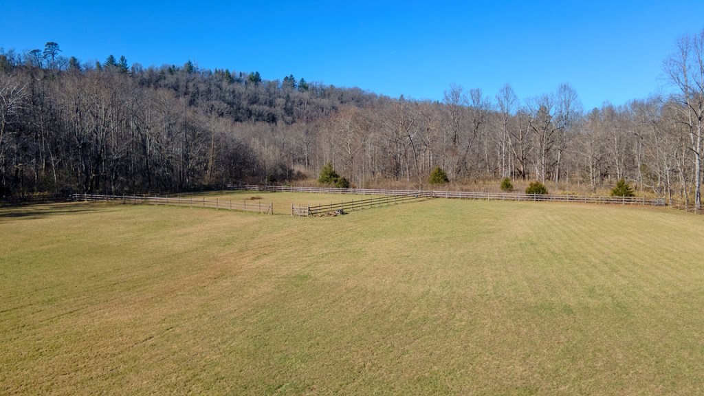 499 W. Middle Creek