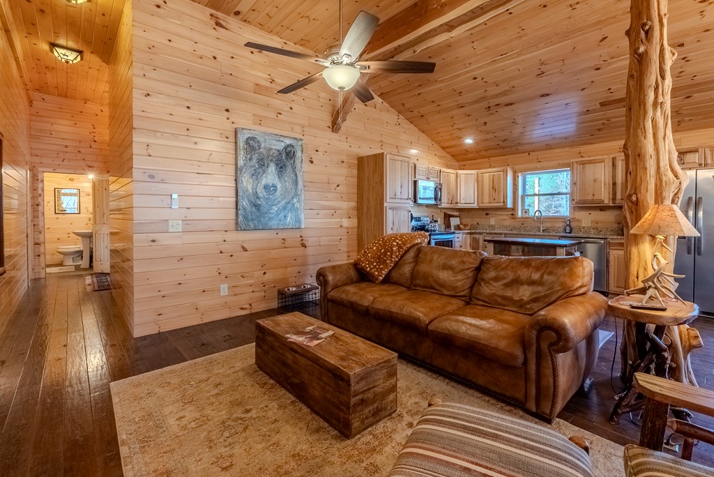 499 W. Middle Creek