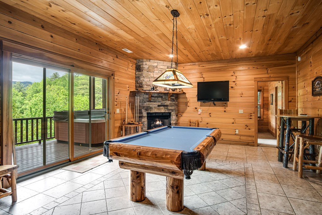 323 Indian Lake Road