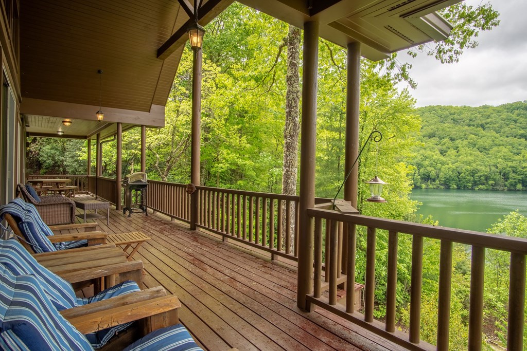 323 Indian Lake Road