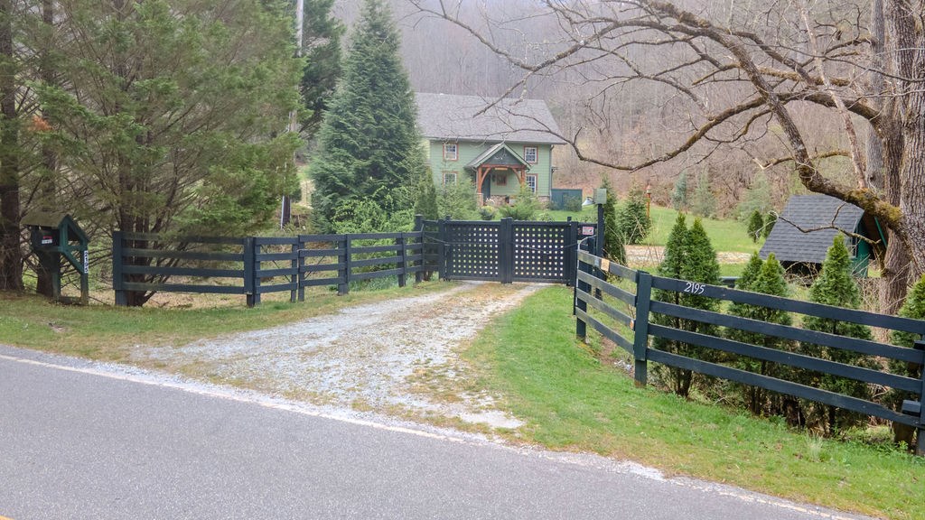 2195 North Jones Creek Rd