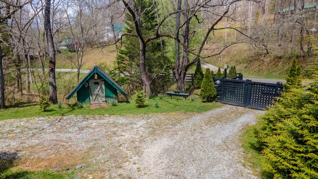 2195 North Jones Creek Rd