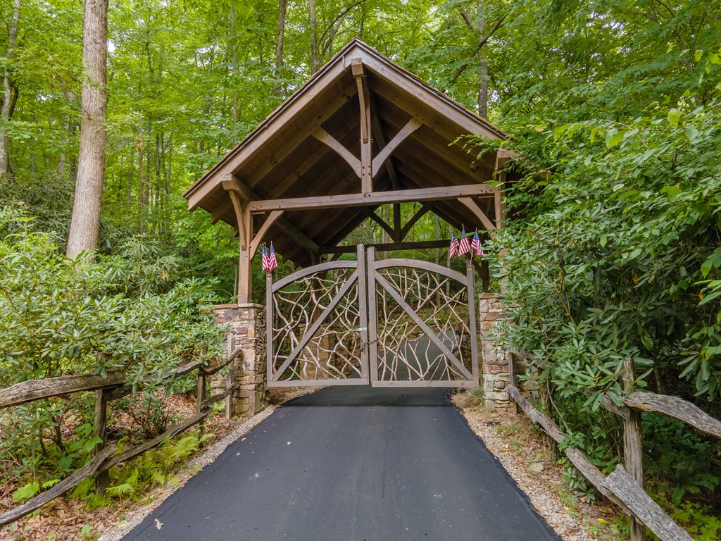 83 Enchanted Mountain Cove