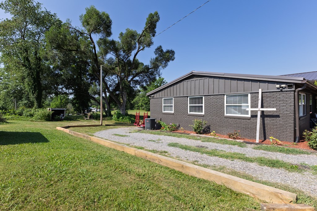 410 Lyle Street
