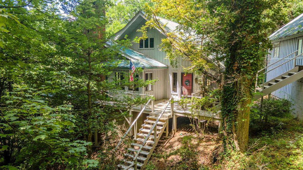 182 Brandy Lane