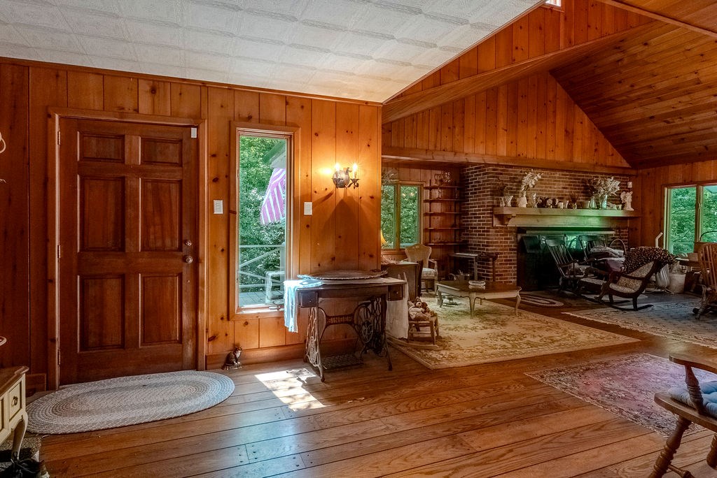182 Brandy Lane