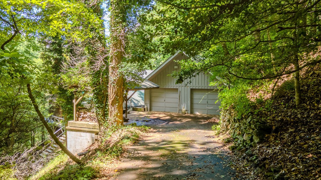 182 Brandy Lane