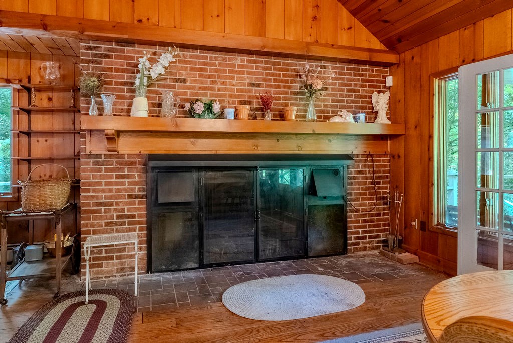 182 Brandy Lane