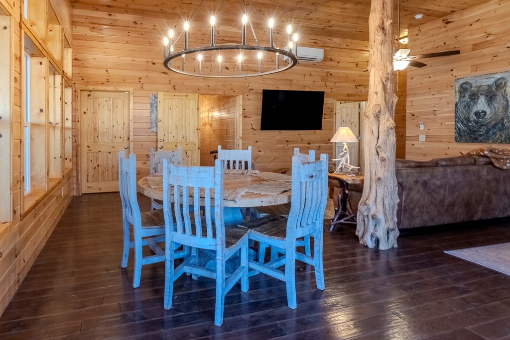 499 W. Middle Creek