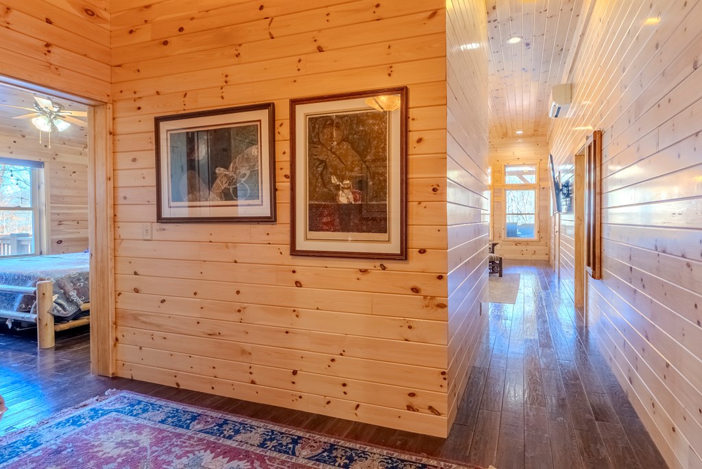 499 W. Middle Creek