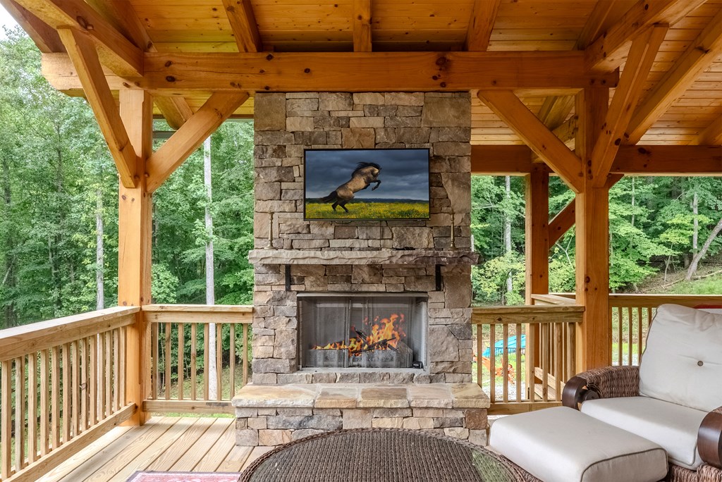 499 W. Middle Creek