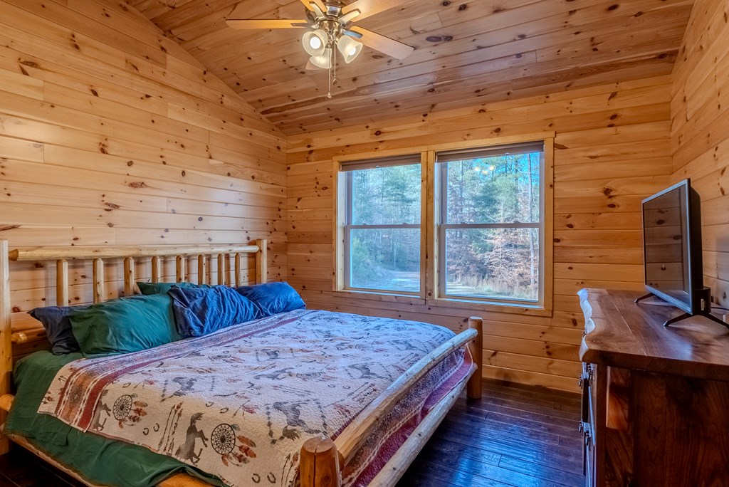 499 W. Middle Creek