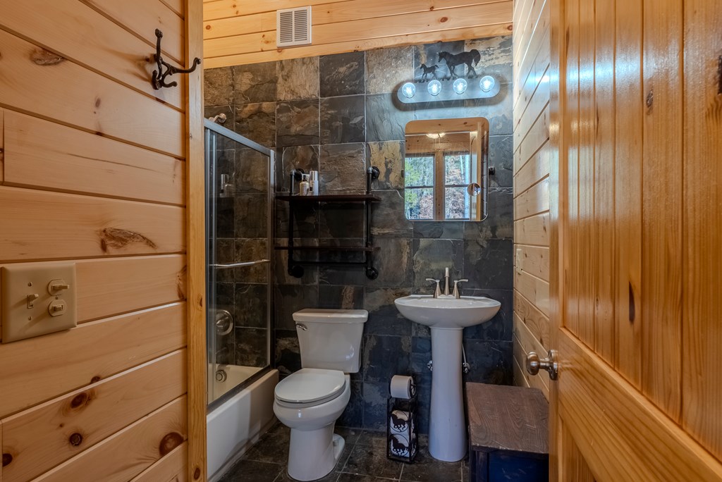 499 W. Middle Creek