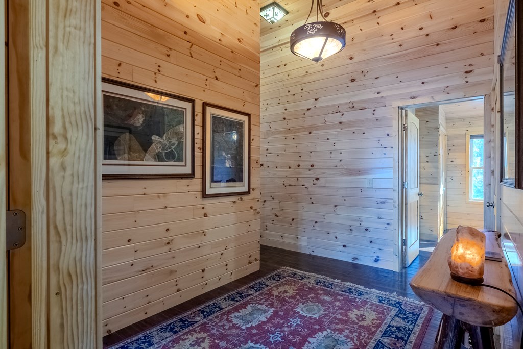 499 W. Middle Creek