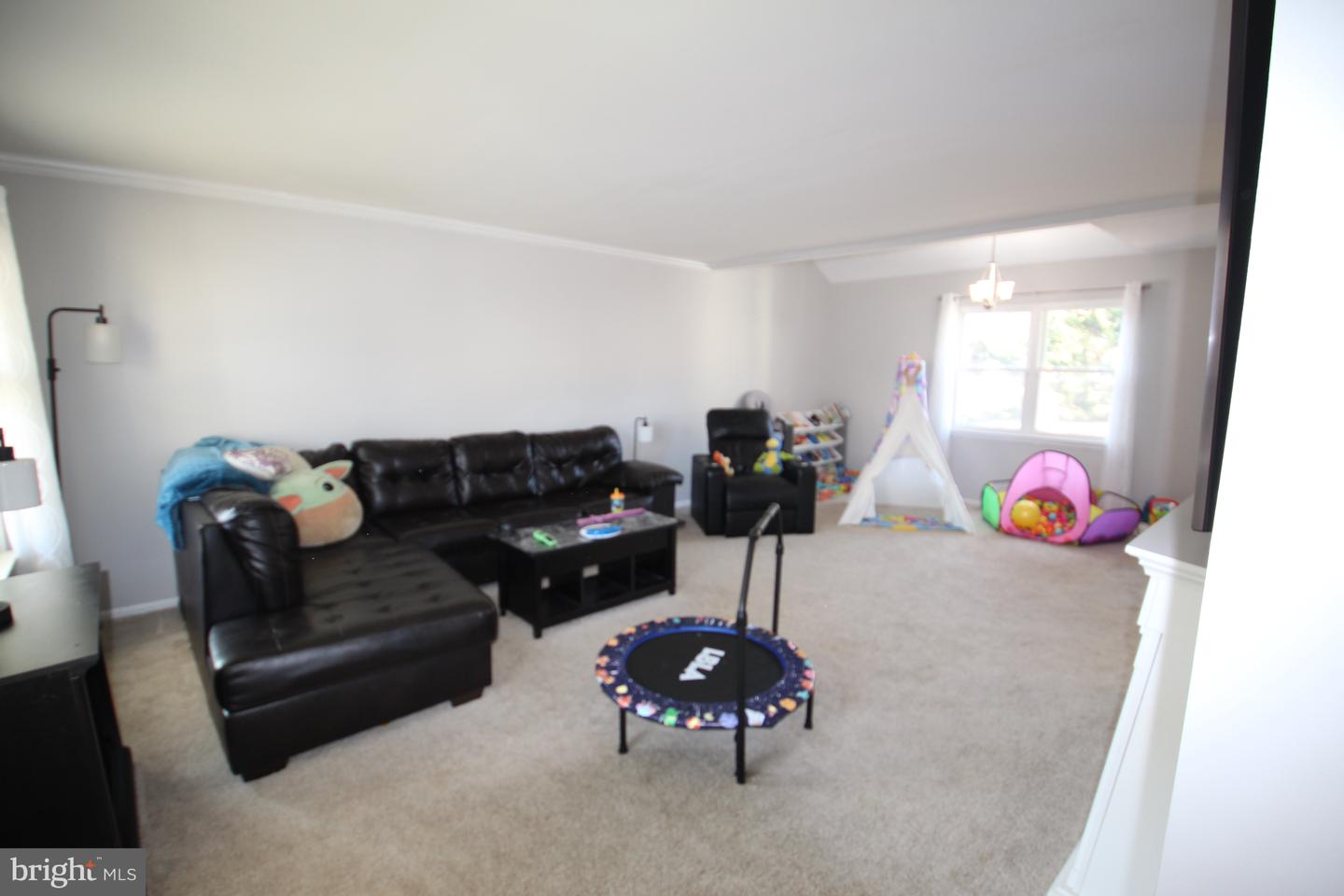 25 Jonathan Dr
