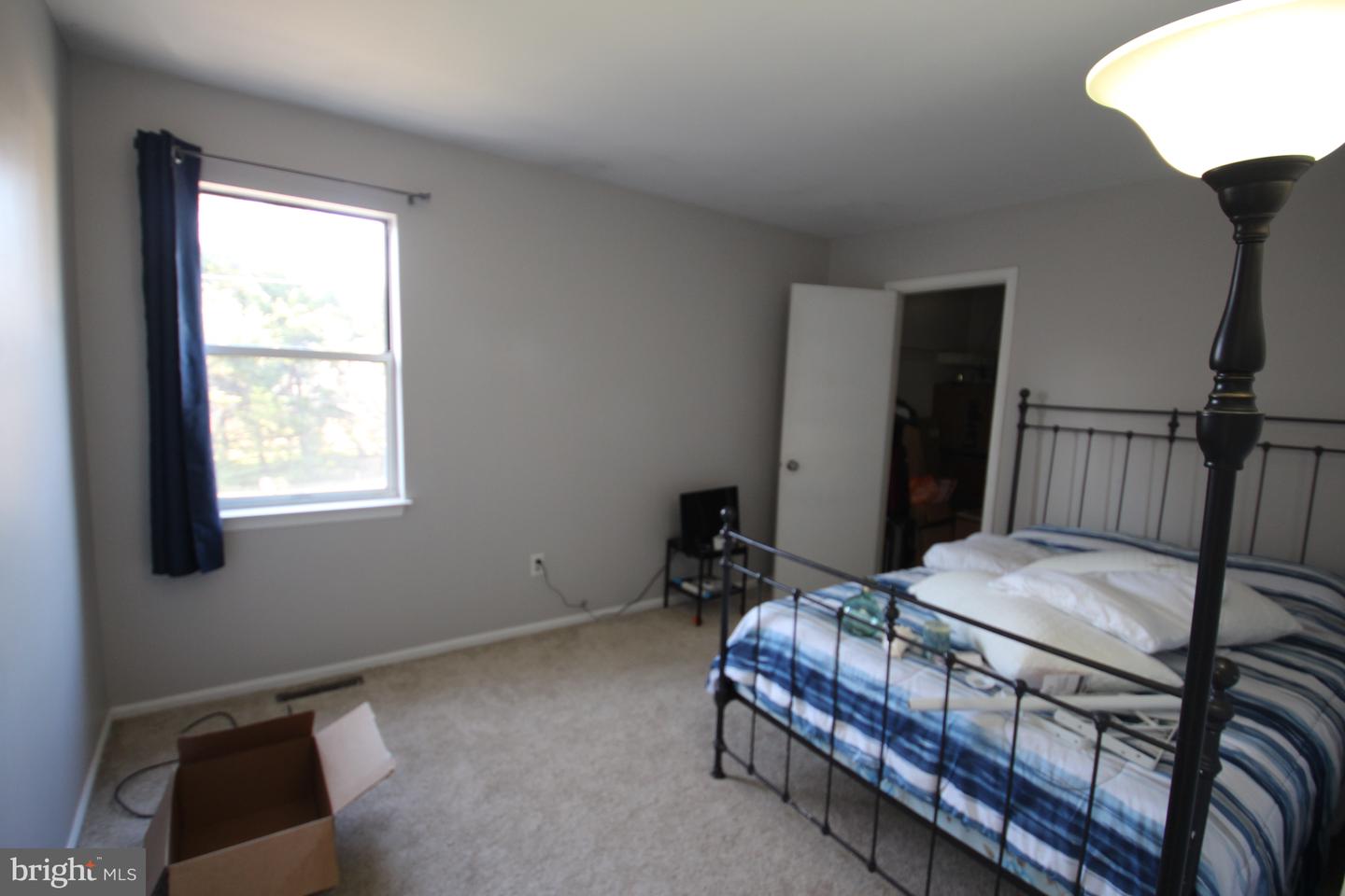 25 Jonathan Dr