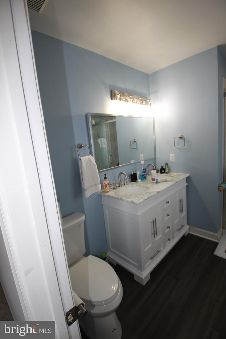 25 Jonathan Dr