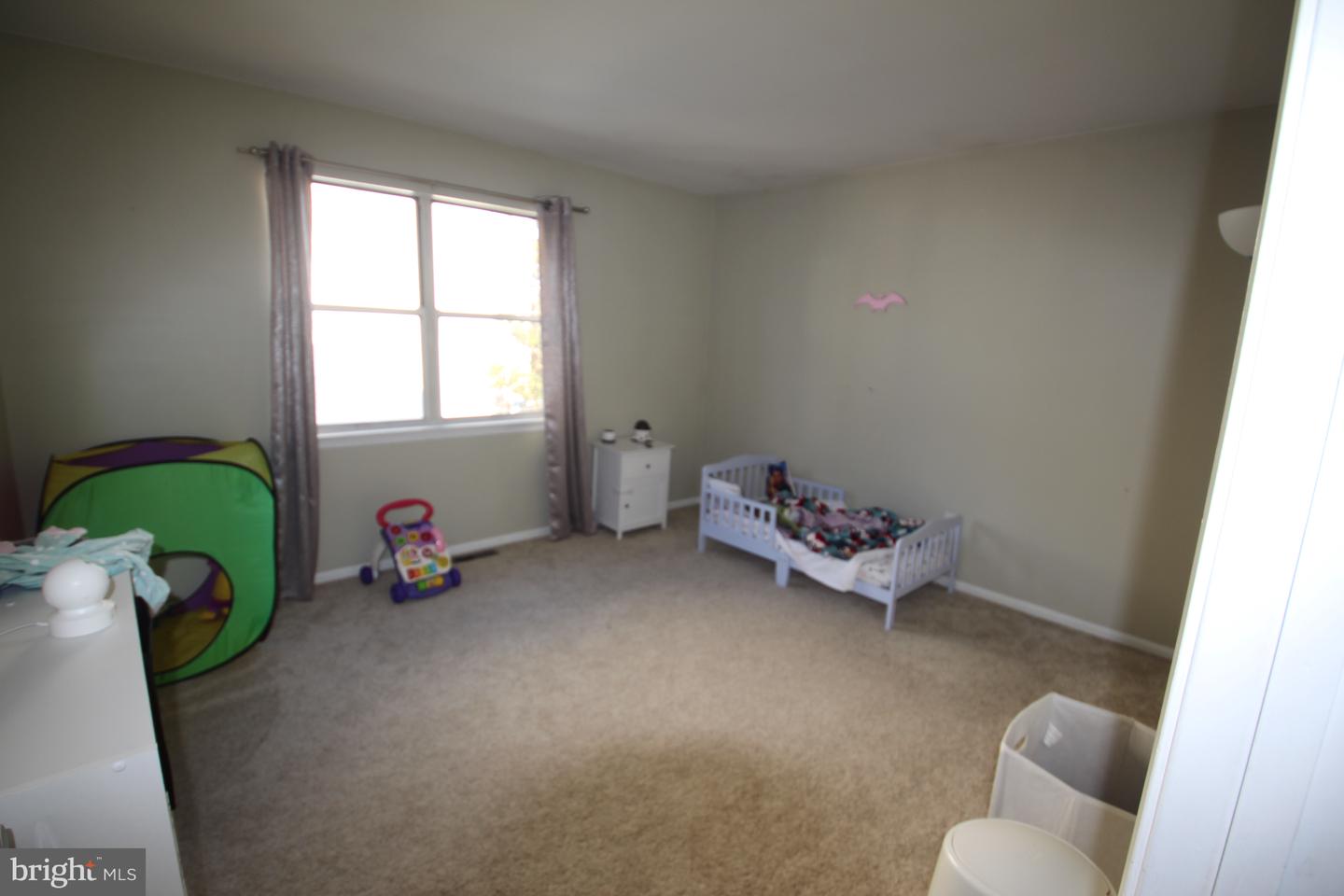 25 Jonathan Dr