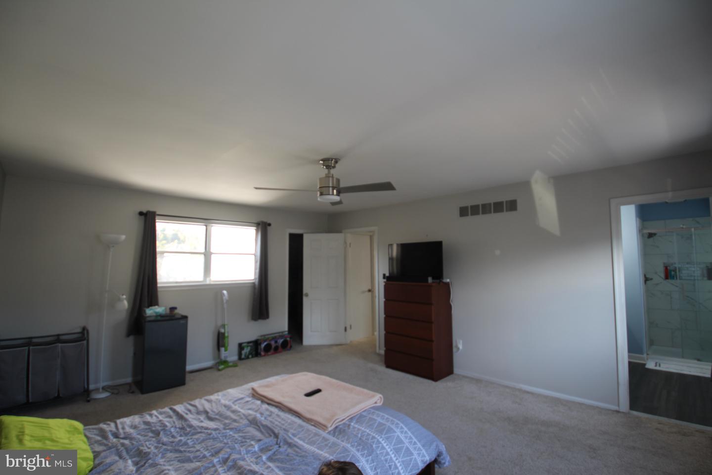 25 Jonathan Dr