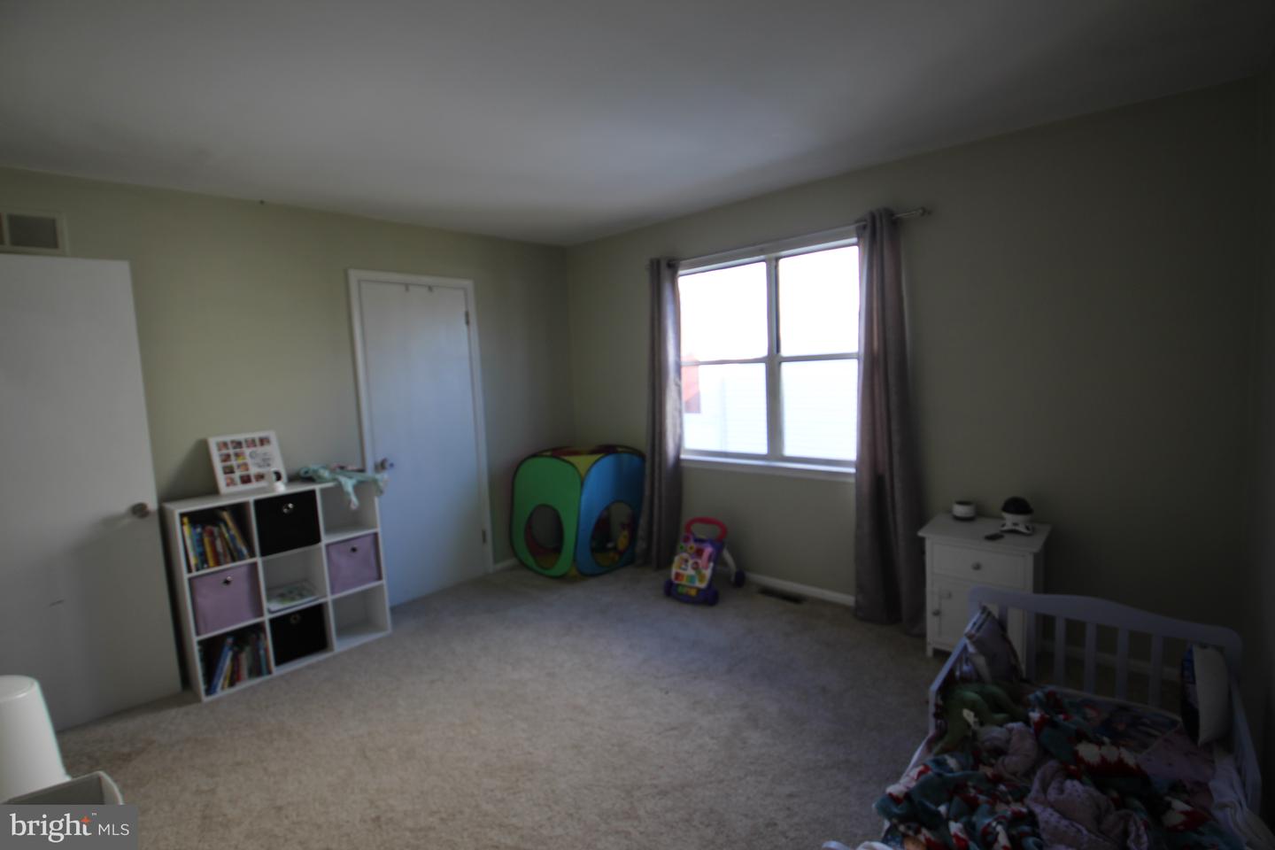 25 Jonathan Dr
