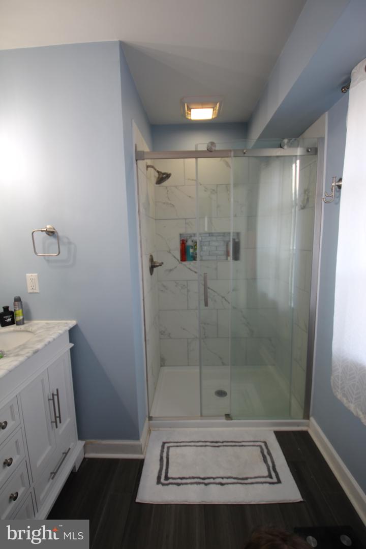 25 Jonathan Dr