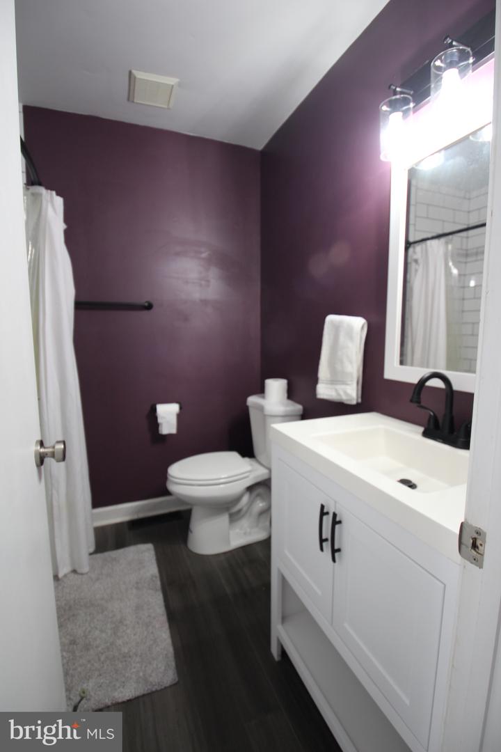 25 Jonathan Dr