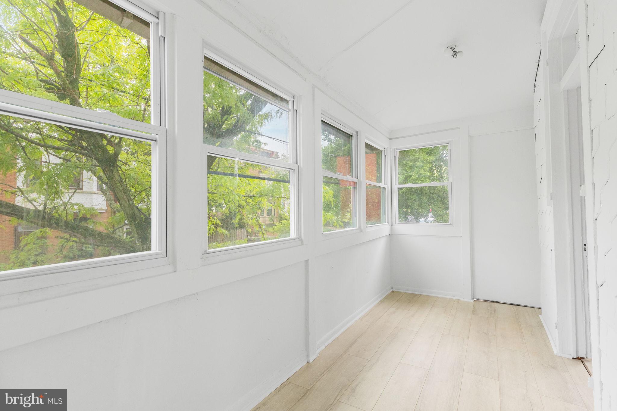 901 N Franklin St #2