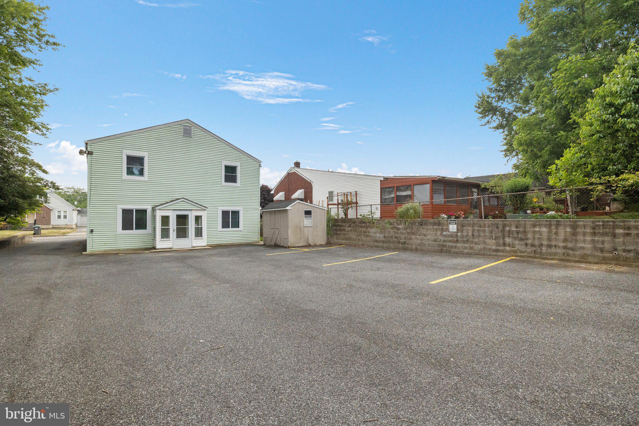 207 Boxwood Rd