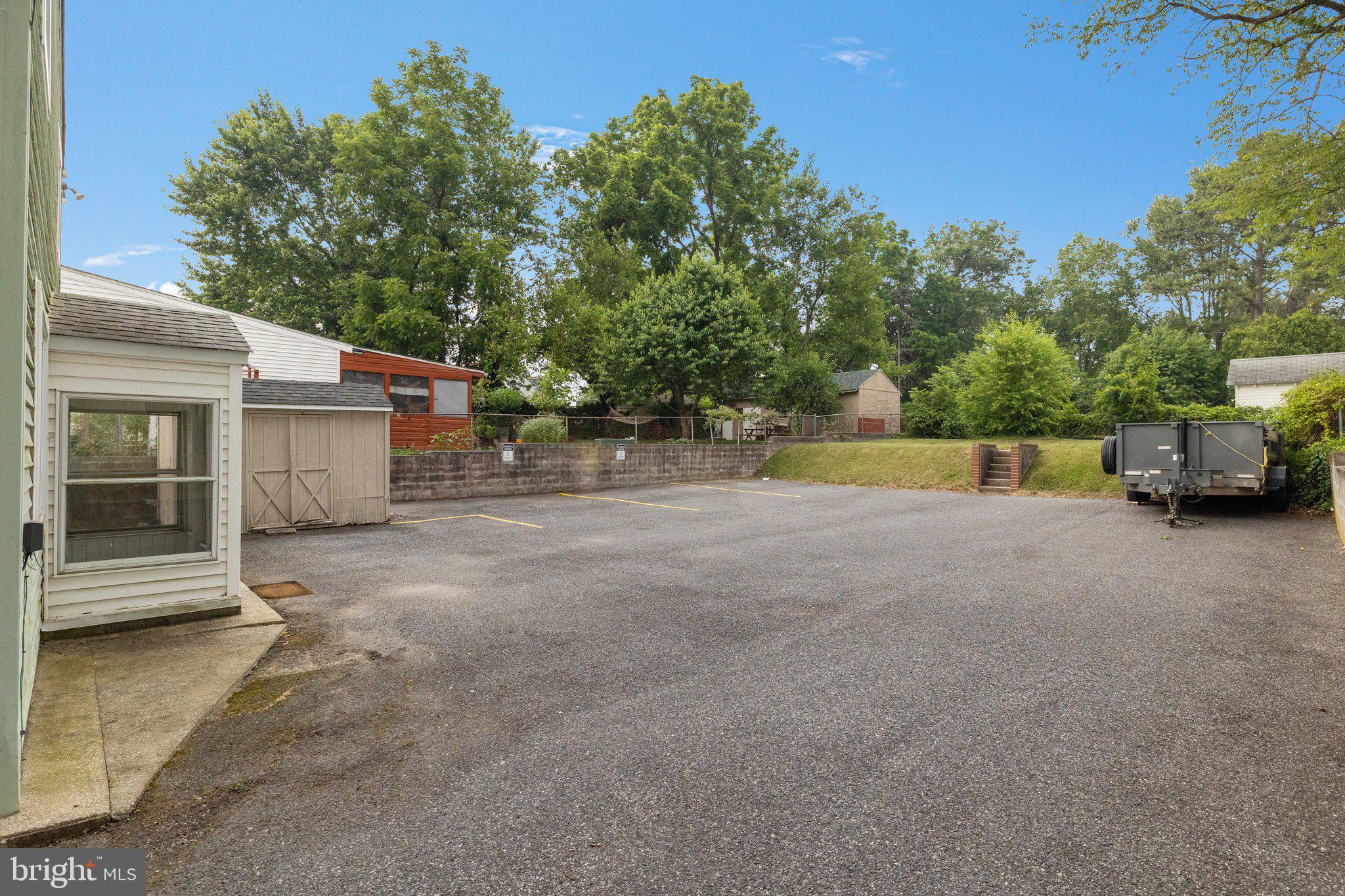 207 Boxwood Rd
